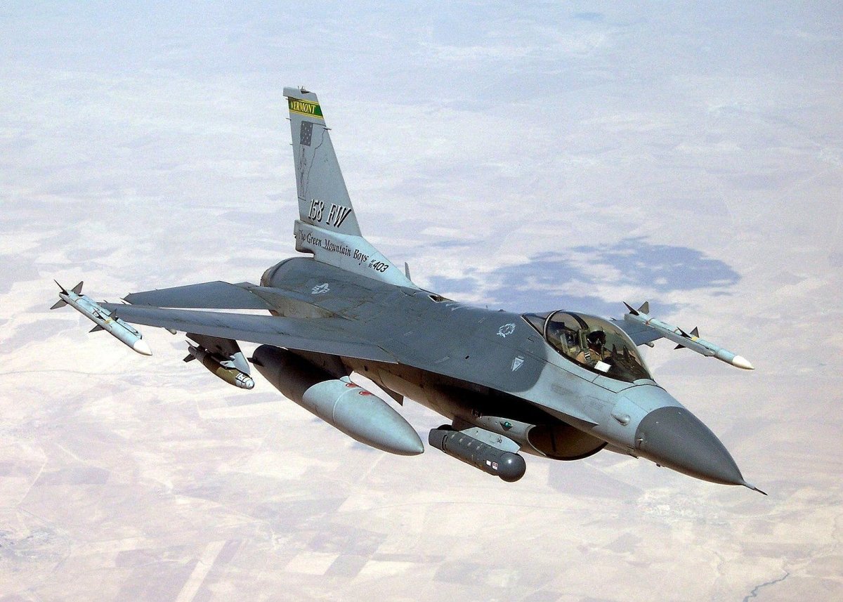 F 16 Falcon