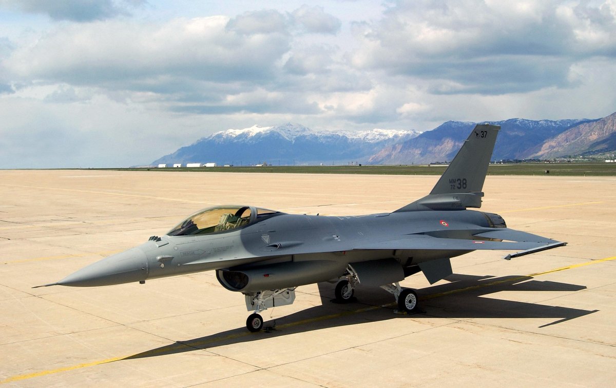 F 16 Falcon