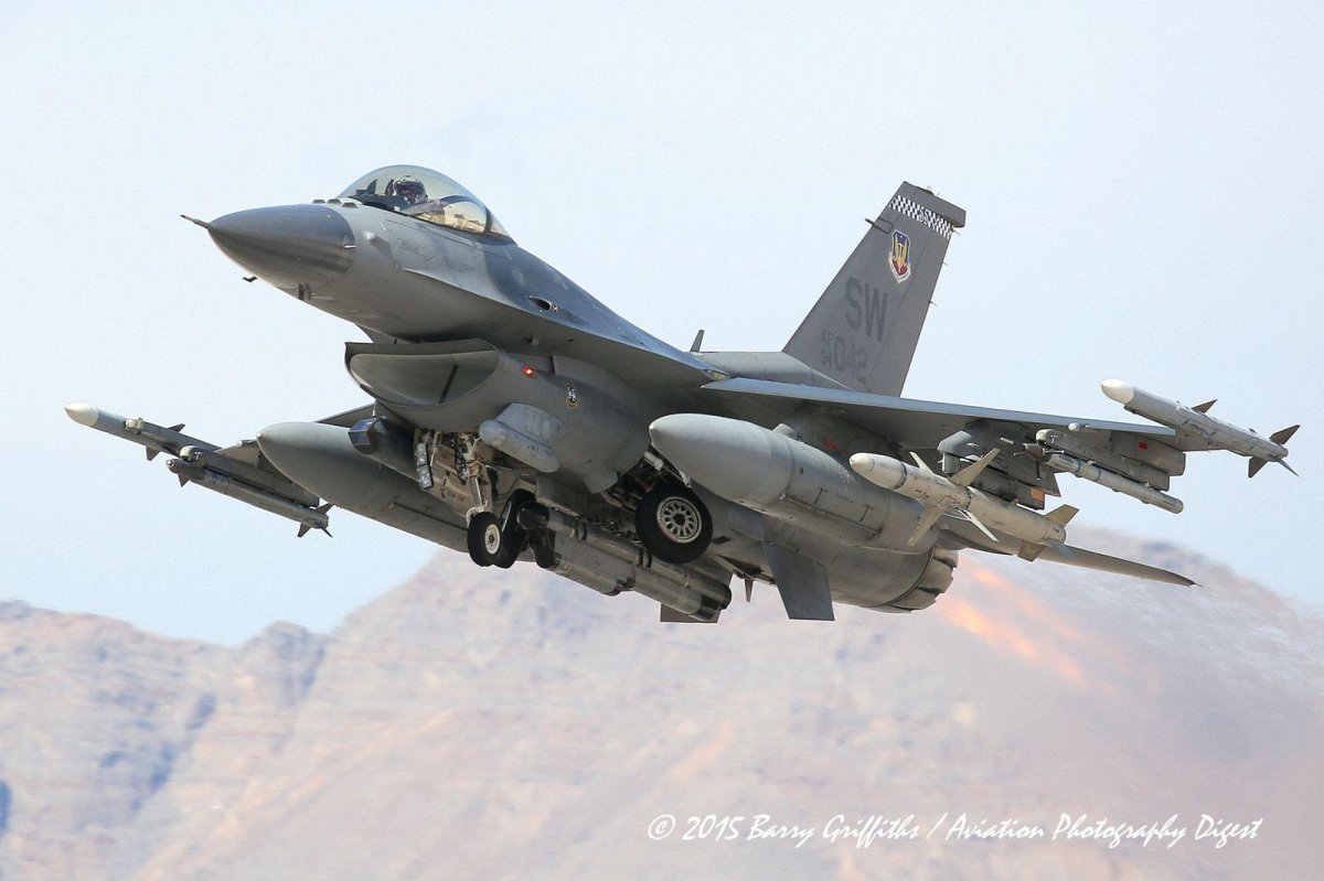 General Dynamics f-16 Fighting Falcon