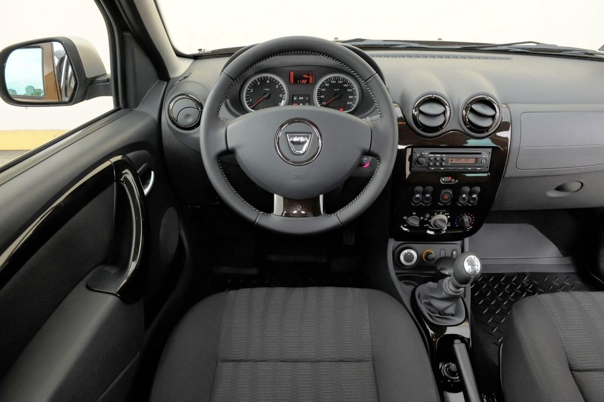 Dacia Duster 2011 салон