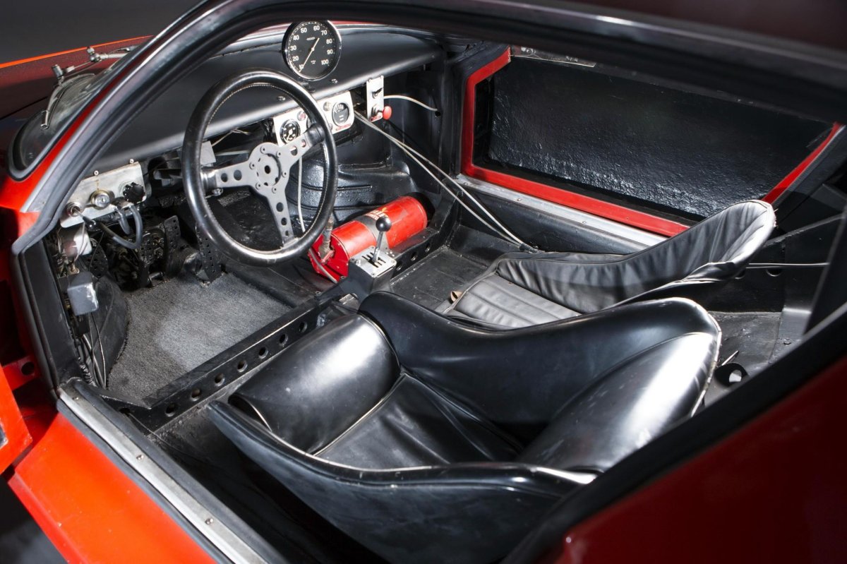 Абарт машина в кабине