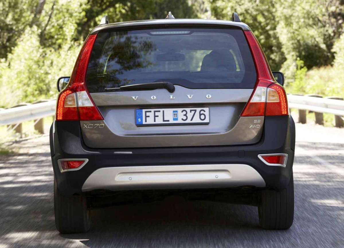 Вольво xc70 сзади