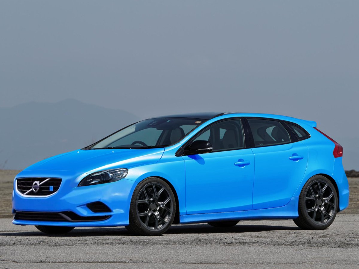 Volvo v40