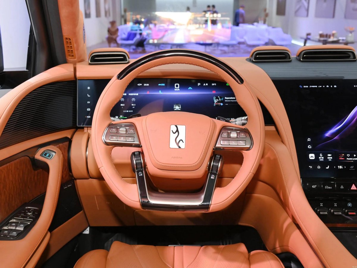 Внедорожник BYD Yangwang u8