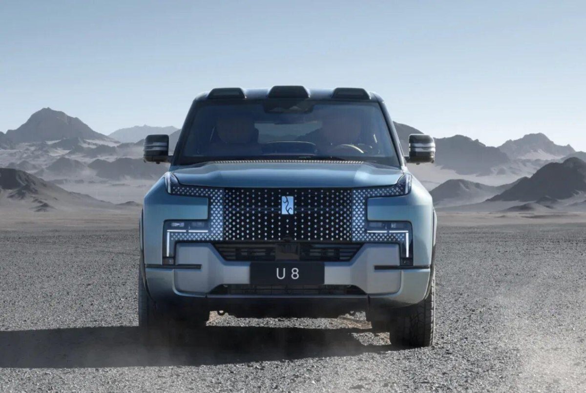 Автомобиль BYD Yangwang u8