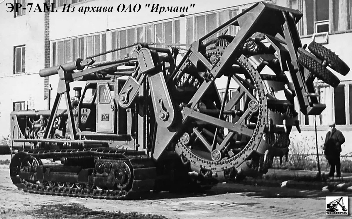 Роторный траншейный экскаватор