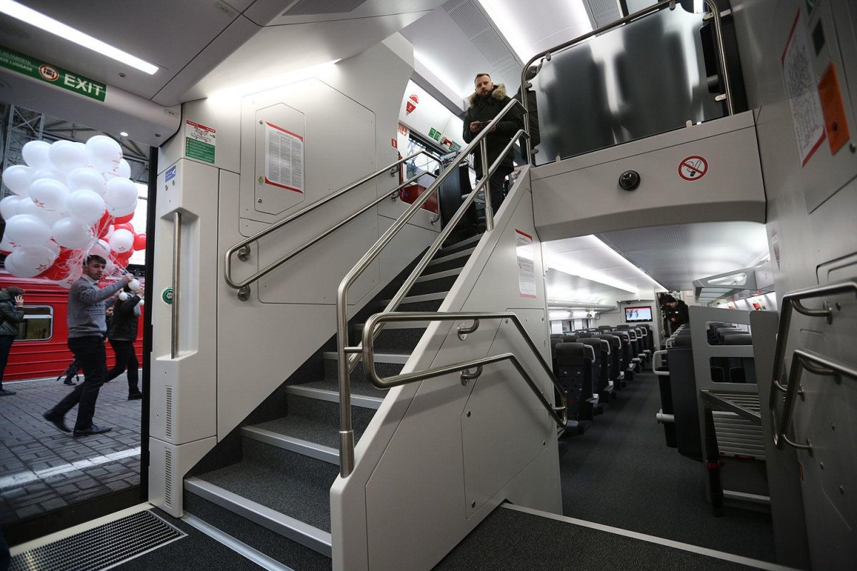 Фирменный двухэтажный поезд Москва Санкт-Петербург