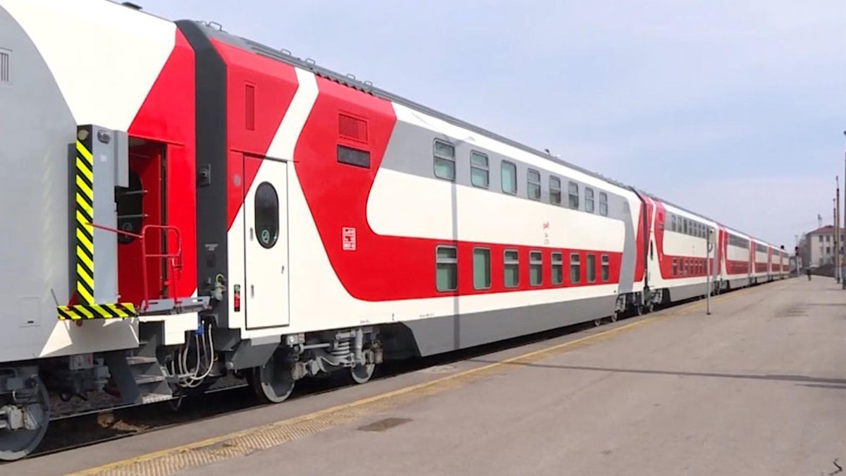 Фирменный поезд Ульяновск Москва двухэтажный