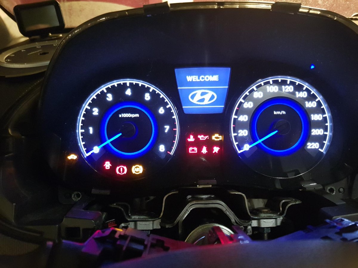 Панель приборов на Хендай Солярис 1