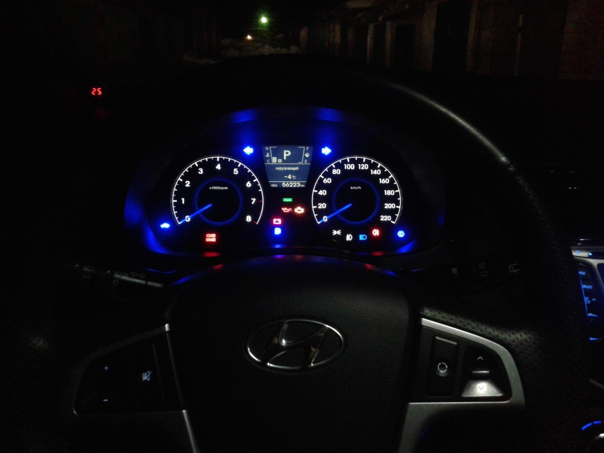 Hyundai Solaris приборная панель Пересвет