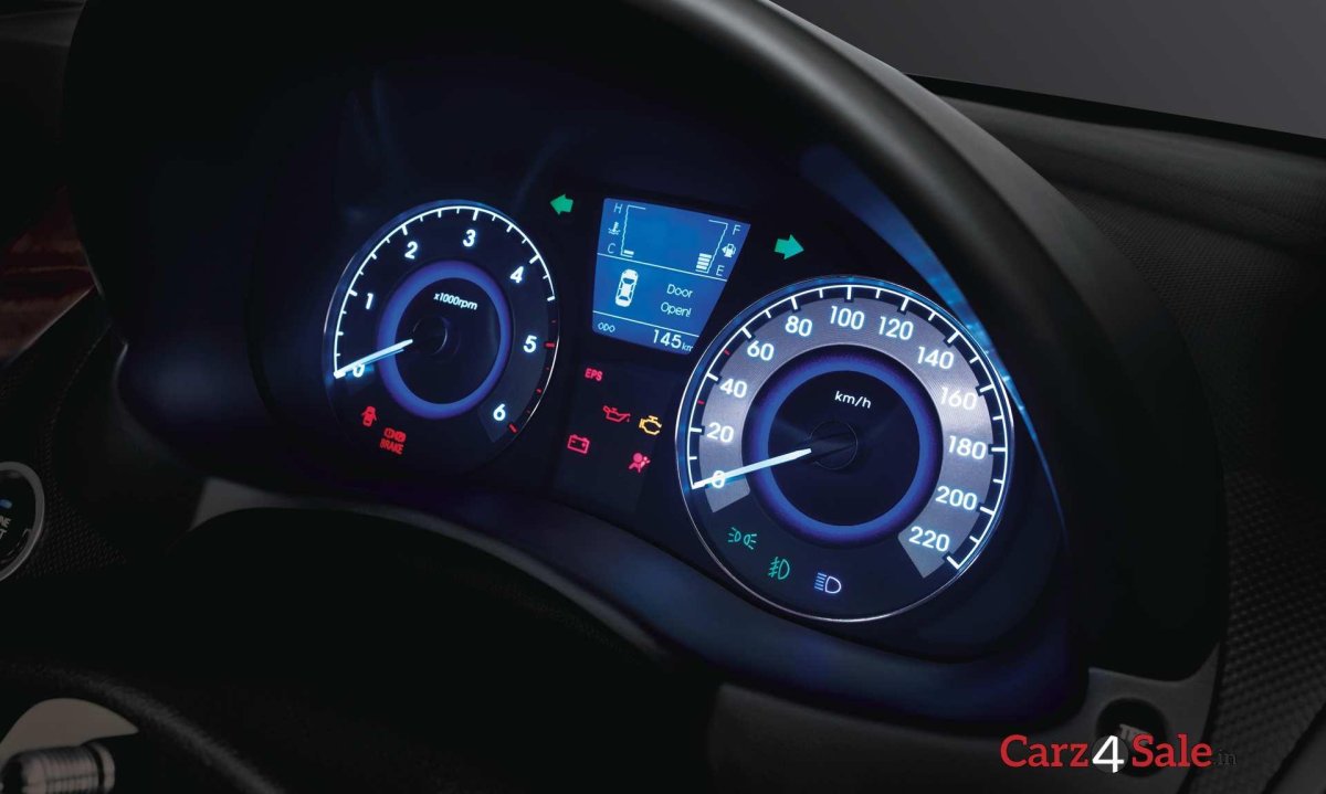 Приборная панель Solaris 1