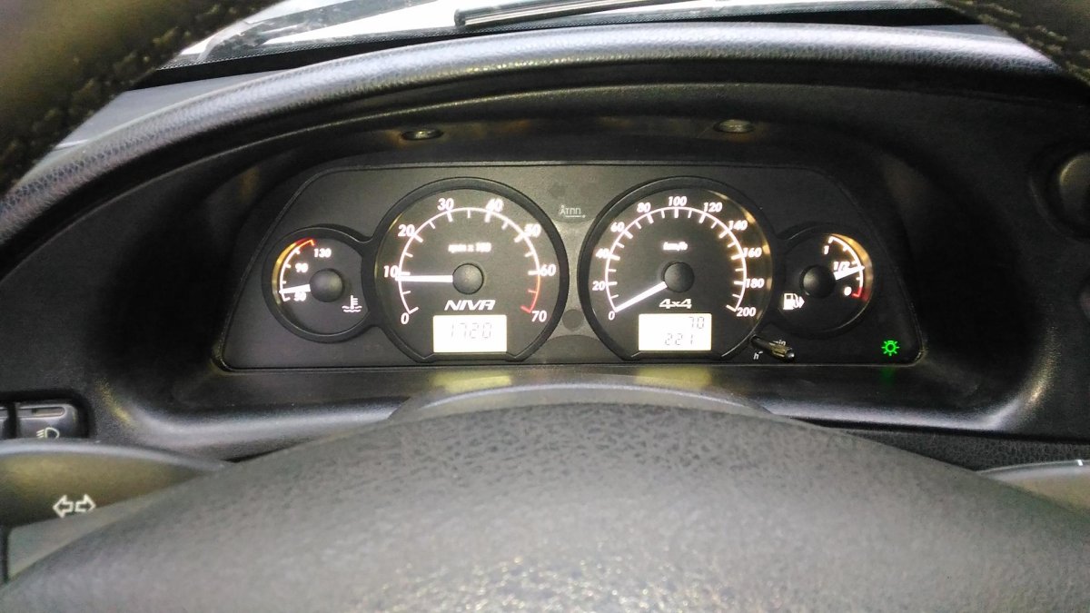 Панель приборов ВАЗ 2123 Шевроле Нива