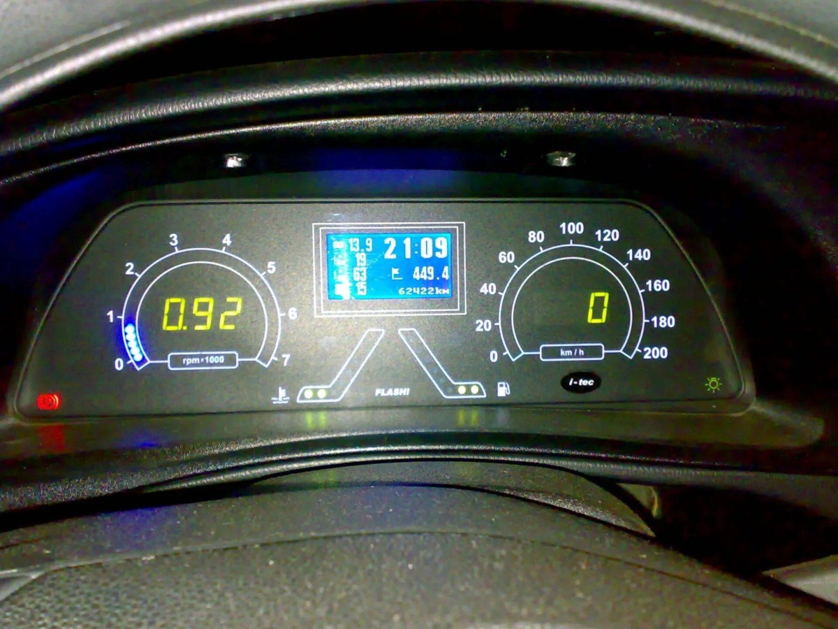 Панель приборов Chevrolet Niva