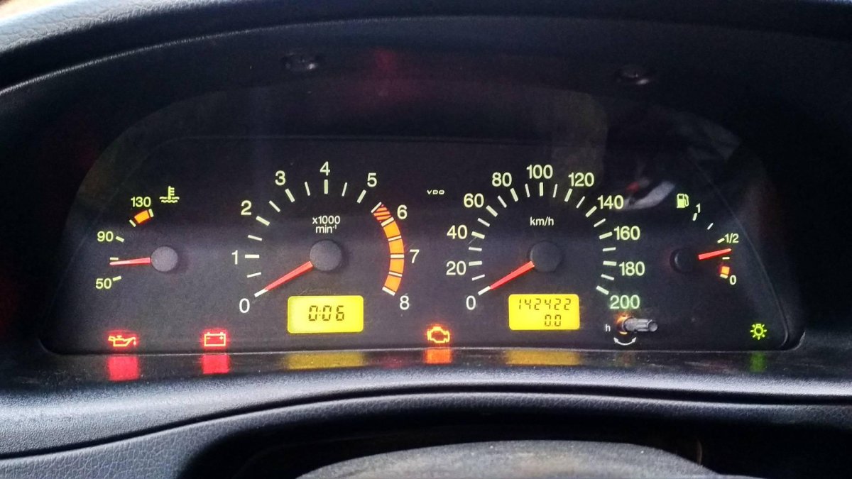 Приборная панель 2123 Нива Шевроле