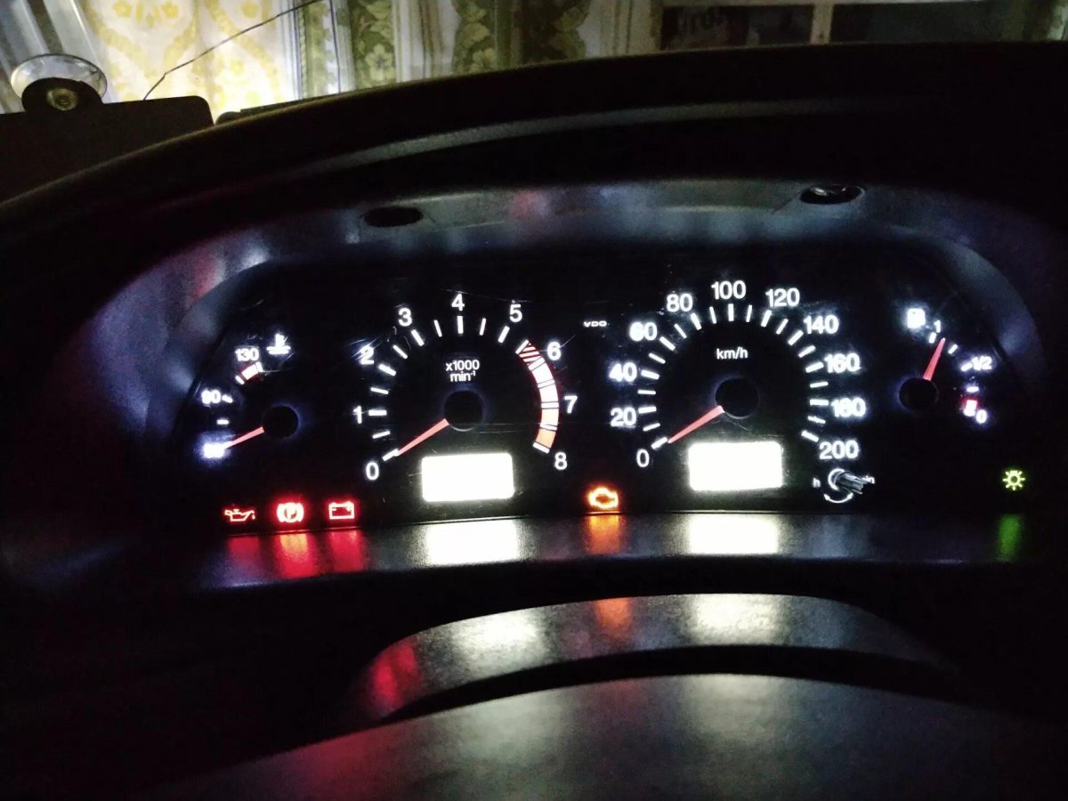 Пересвет панели приборов Шевроле Нива