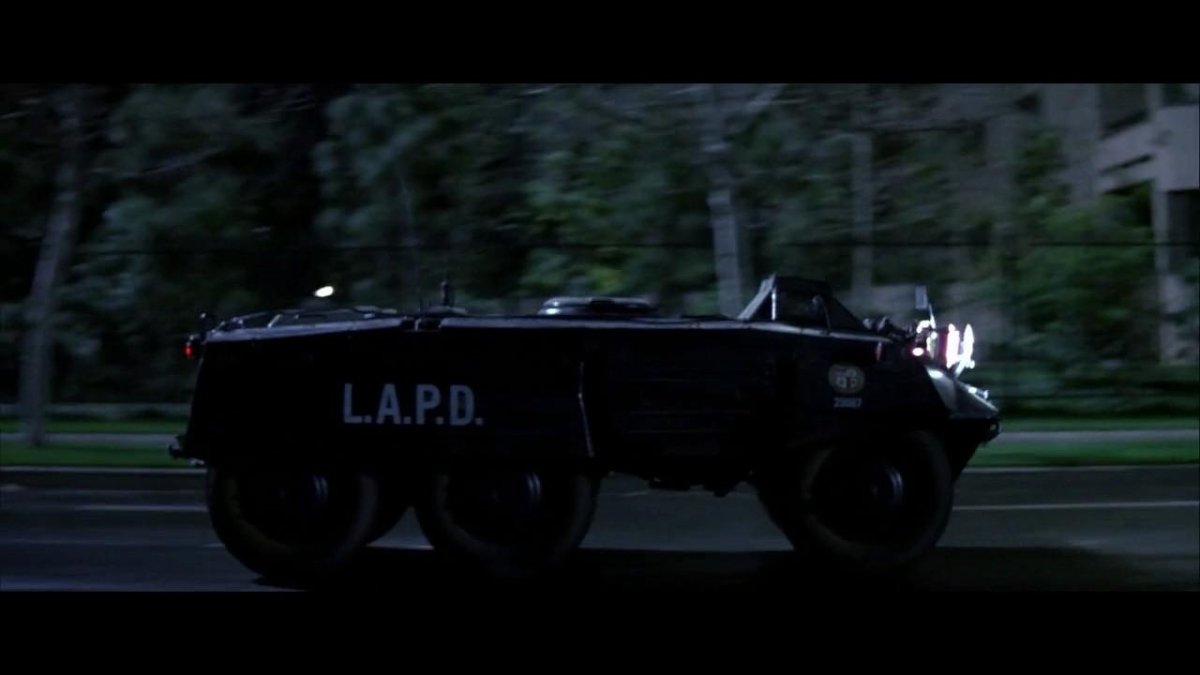 M8 Greyhound фильме "крепкий орешек"