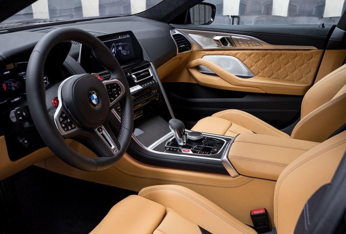 BMW m8 салон