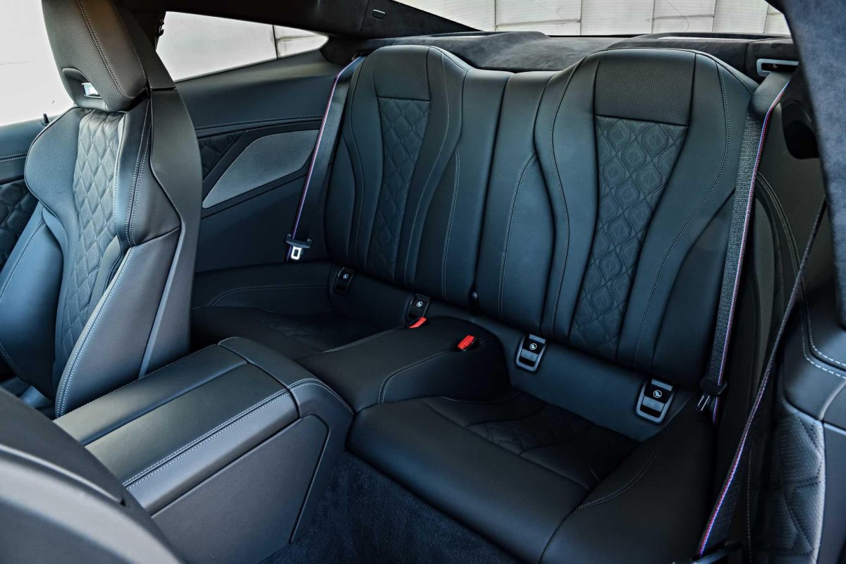 BMW m8 Coupe салон