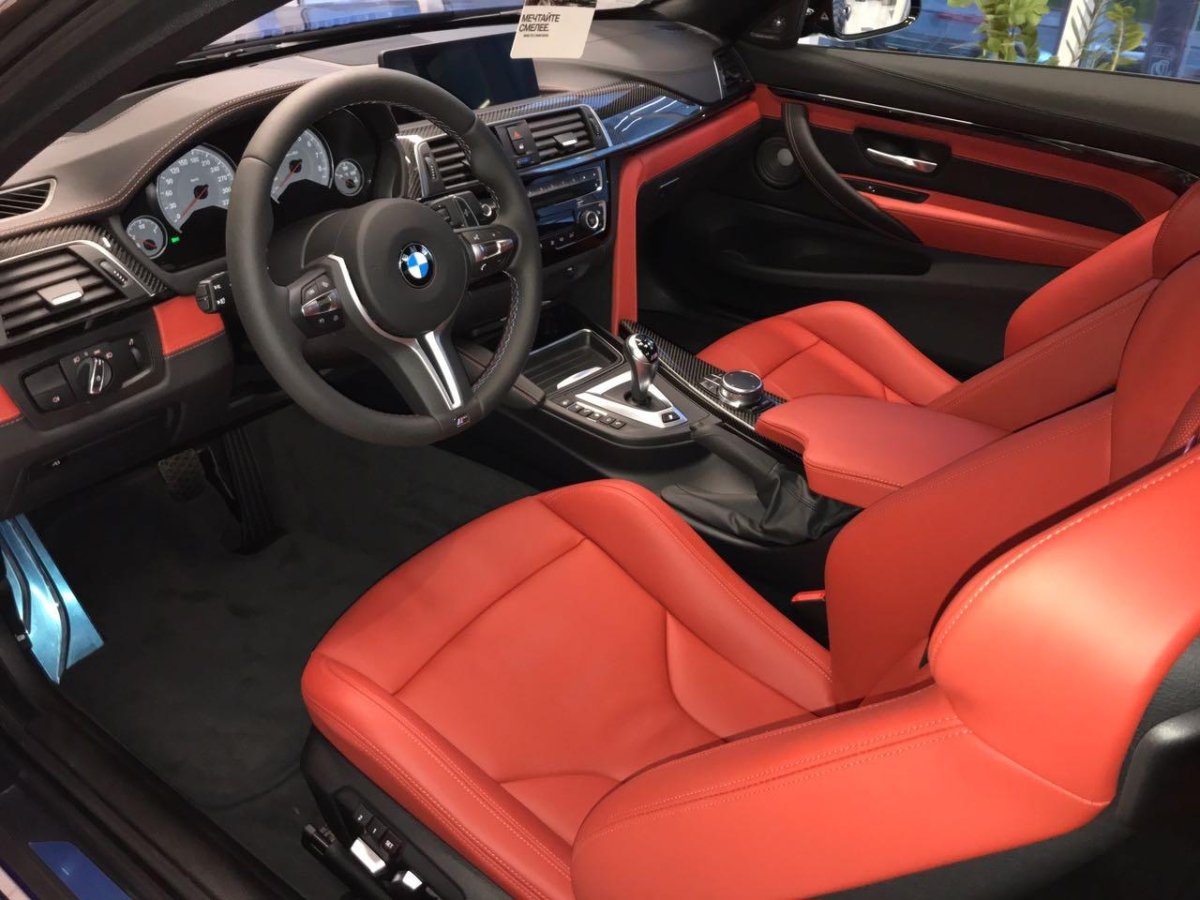 BMW m4 салон
