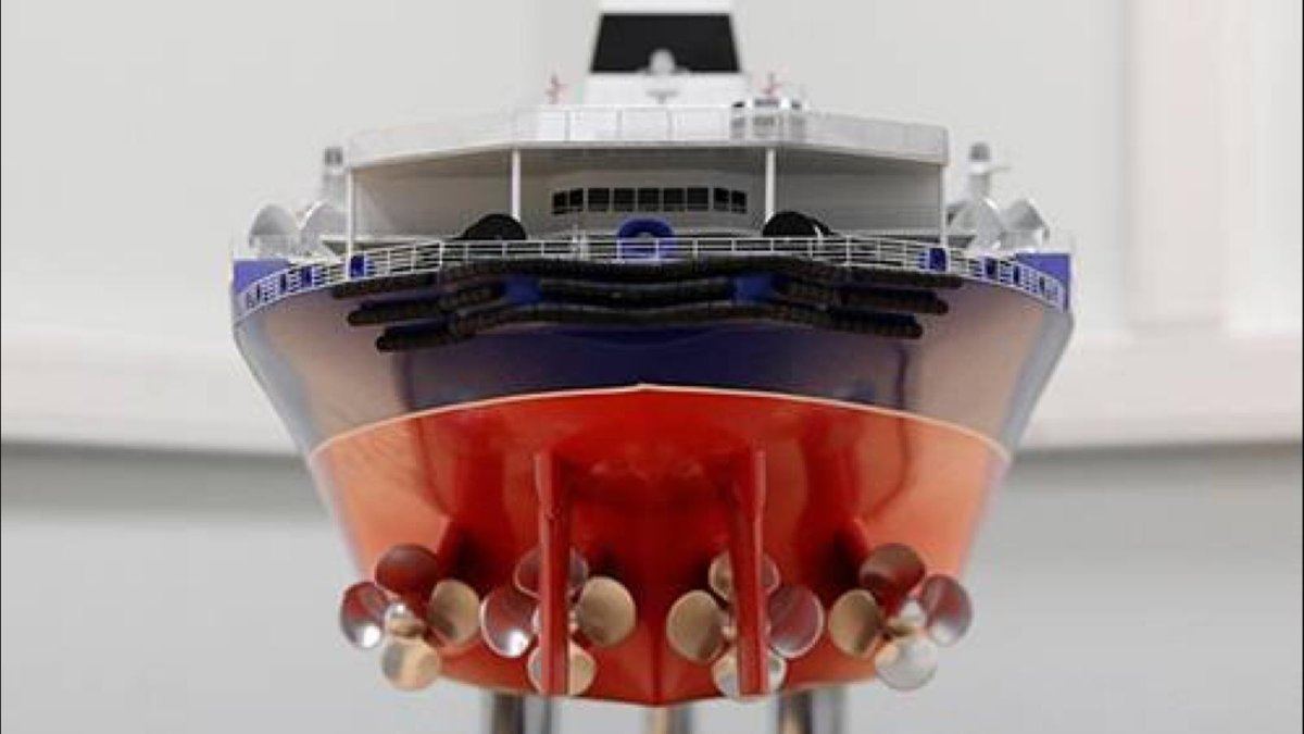 Ледокол 10510 Лидер