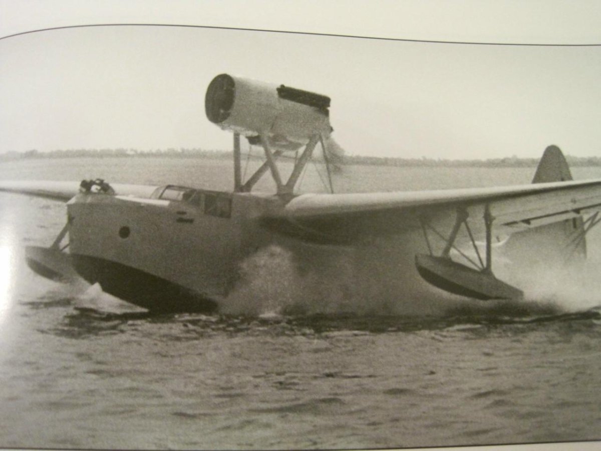 1932 — Первый полёт летающей лодки МБР-2 Г. М. Бериева.