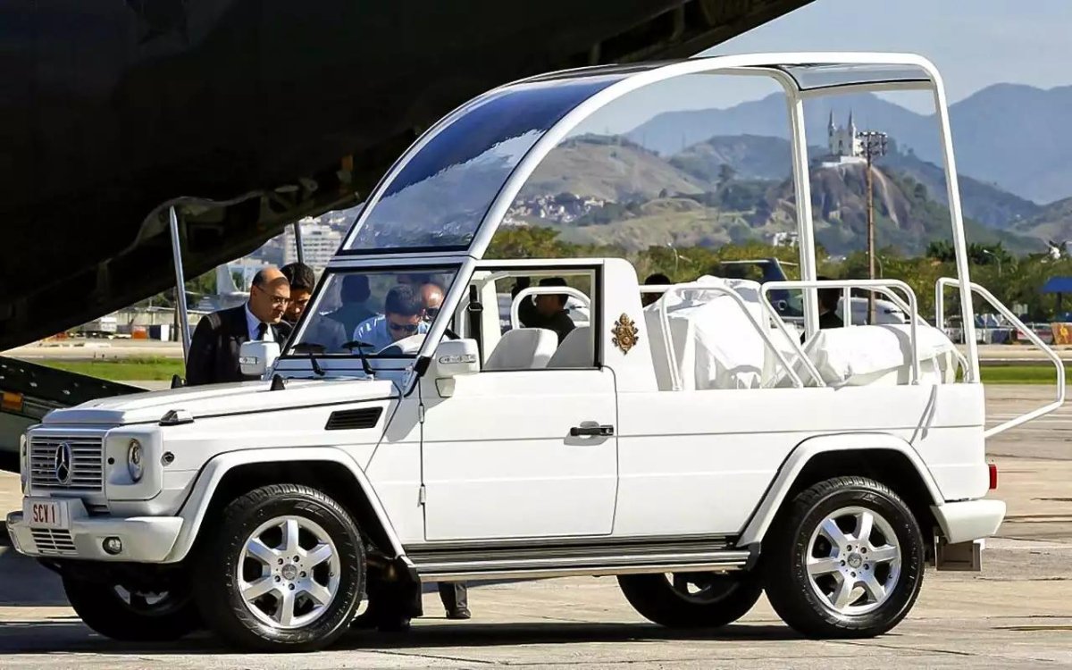 Папамобиль Мерседес