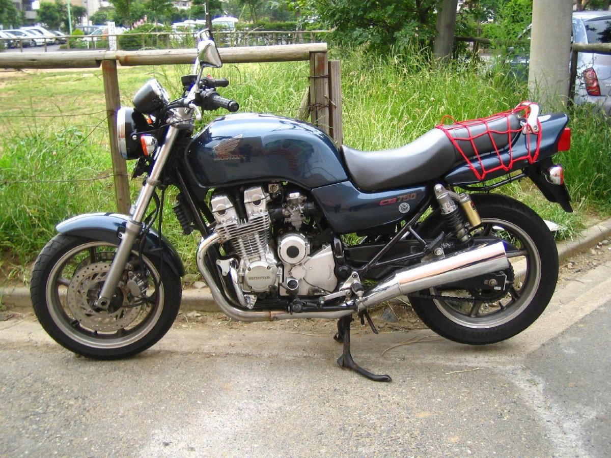 Honda cb750-2