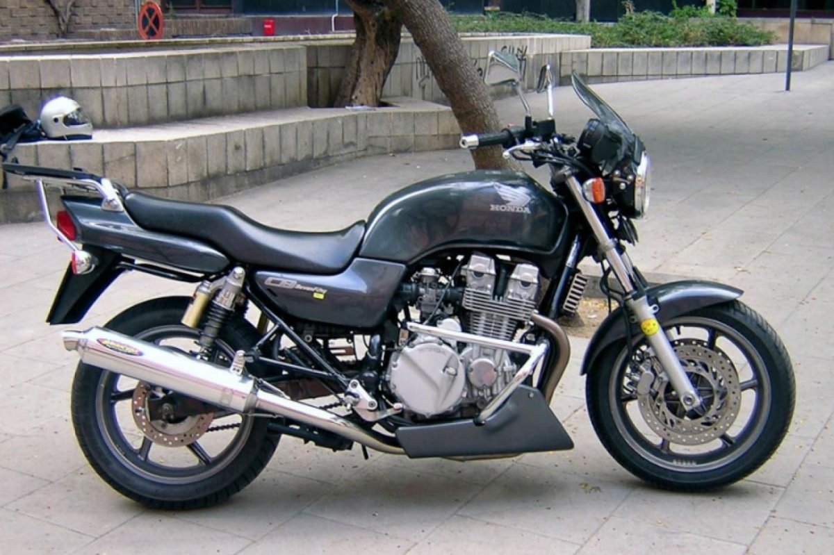 Honda cb750-2
