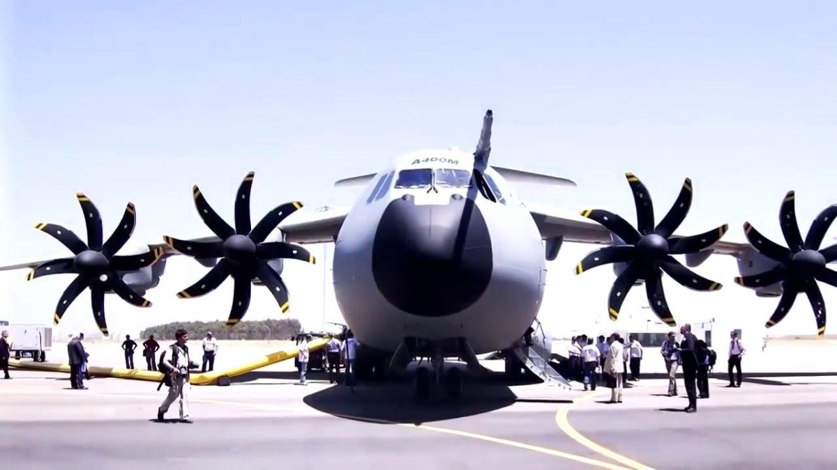 Самолет Airbus а 400