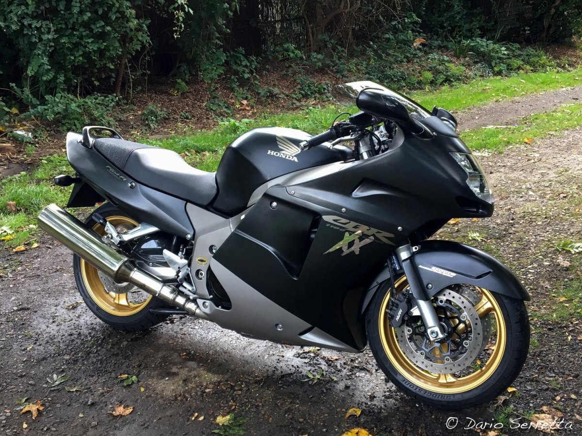 Хонда СБР 1100