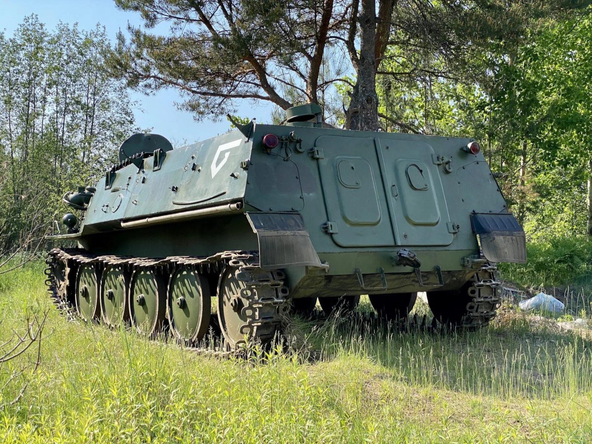 Гусеничный тягач ГАЗ 73 (ГТ-му),