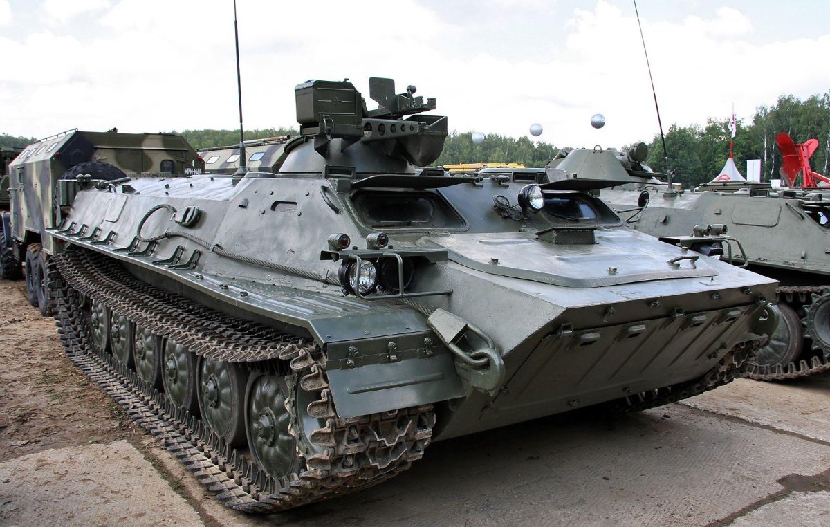 Транспортер тягач МТ ЛБ