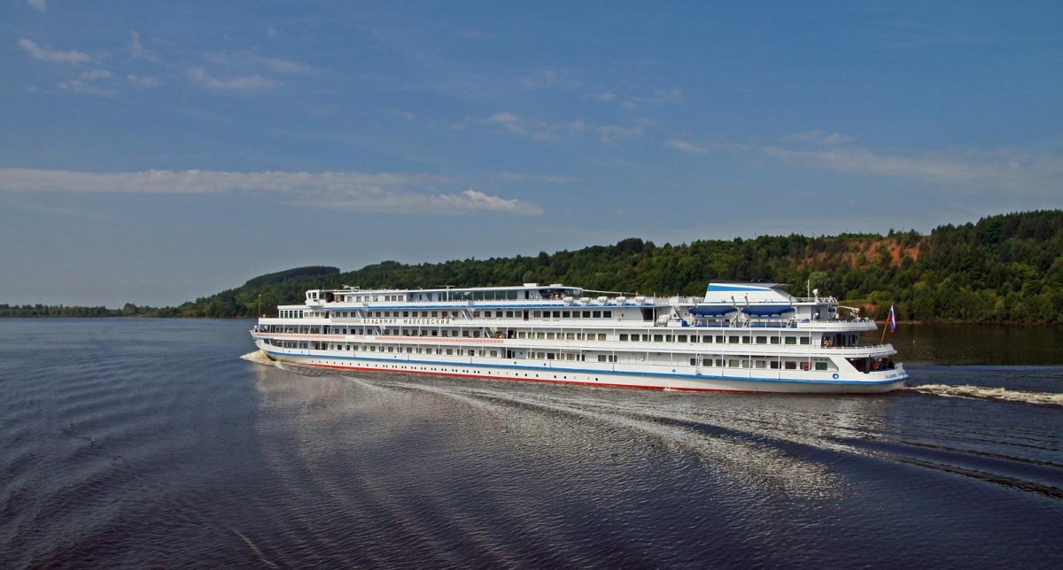 Теплоход Владимир Маяковский