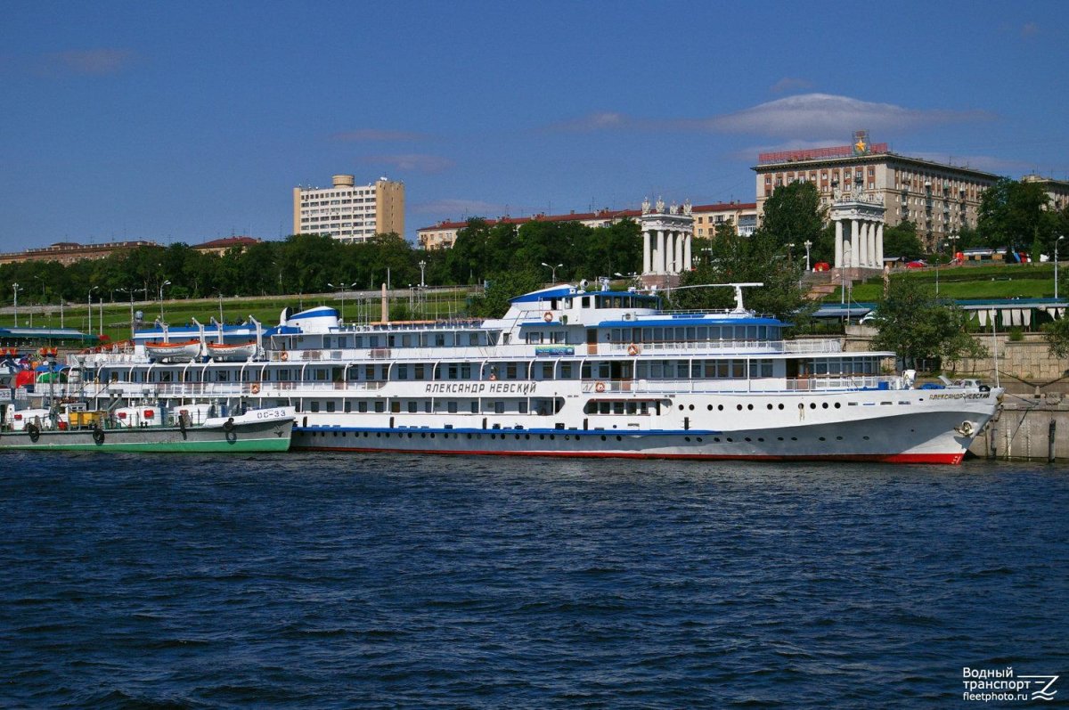 Теплоход Александр Невский Волгоград