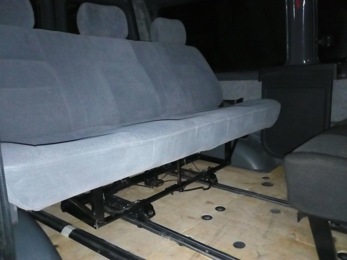 ГАЗ 2217 Баргузин раскладной диван