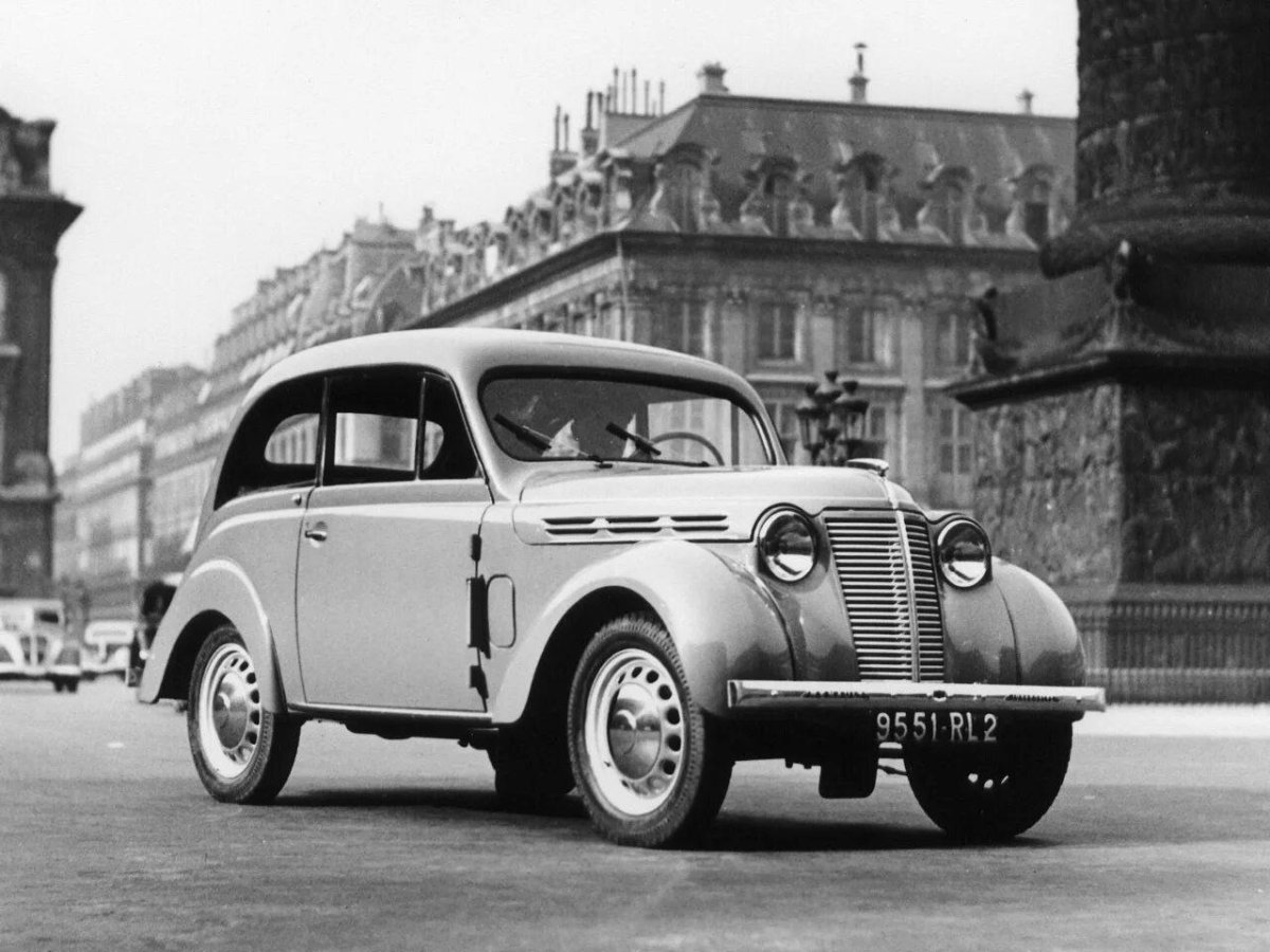 Renault Juvaquatre 1937