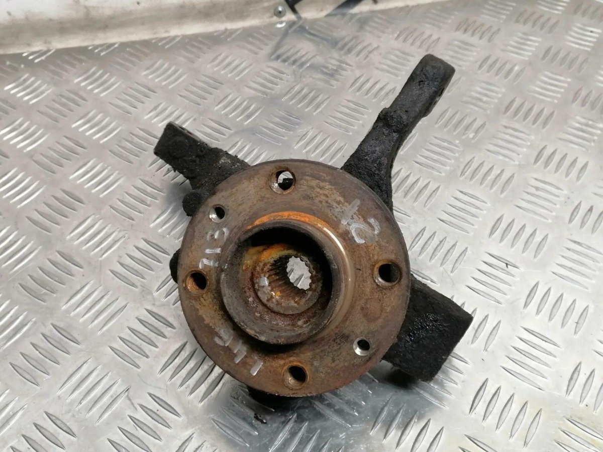 Поворотный кулак Nissan Almera n16