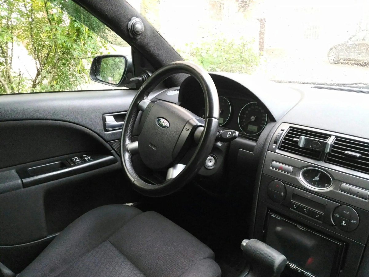 Ford Mondeo 2003 салон