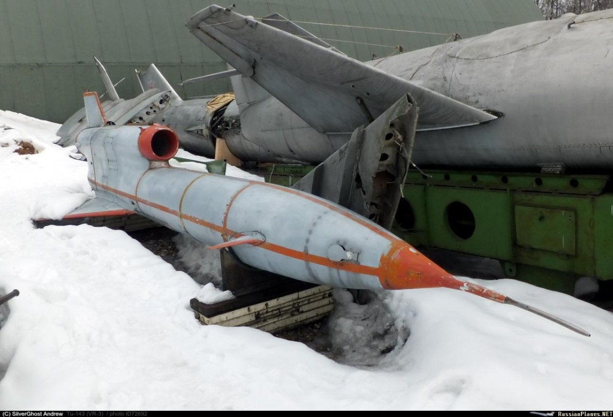 Ту 143