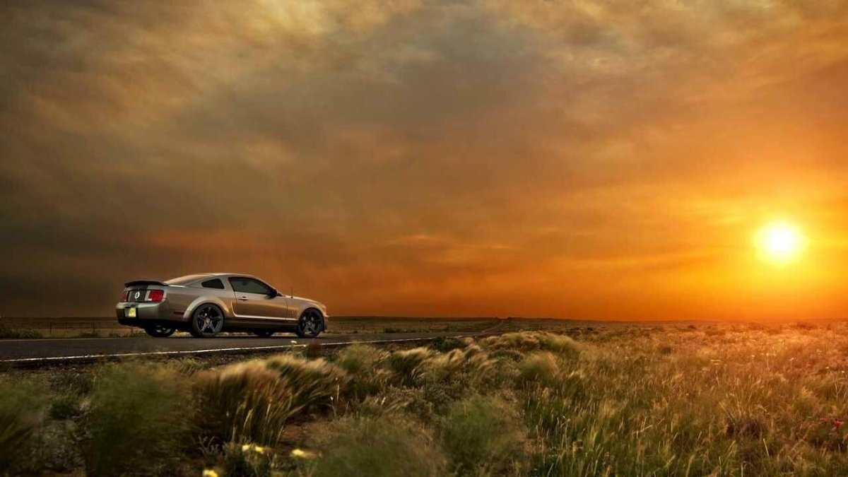 Форд Мустанг в пустыне