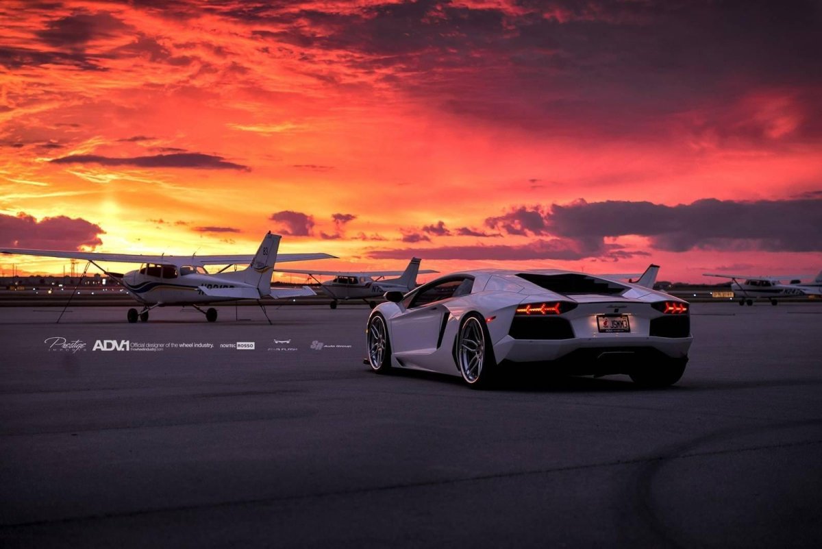 Ламборгини авентадор на закате