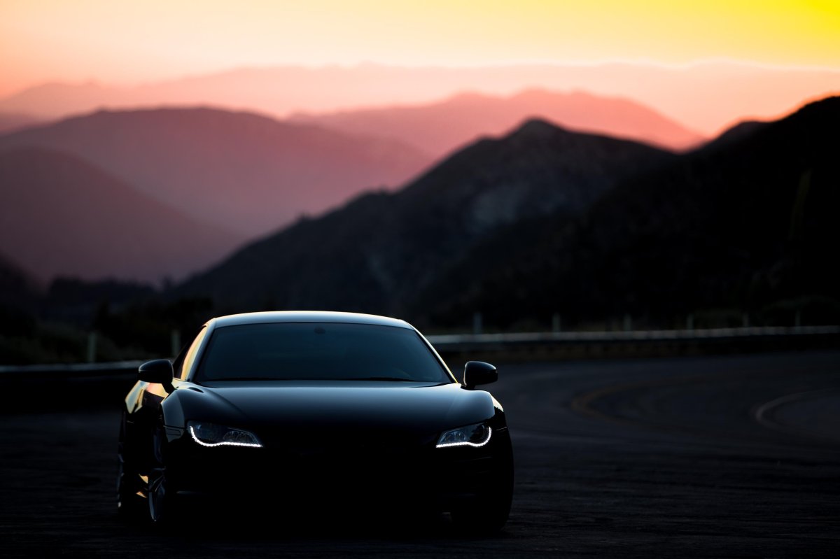 Ауди р8 на закате