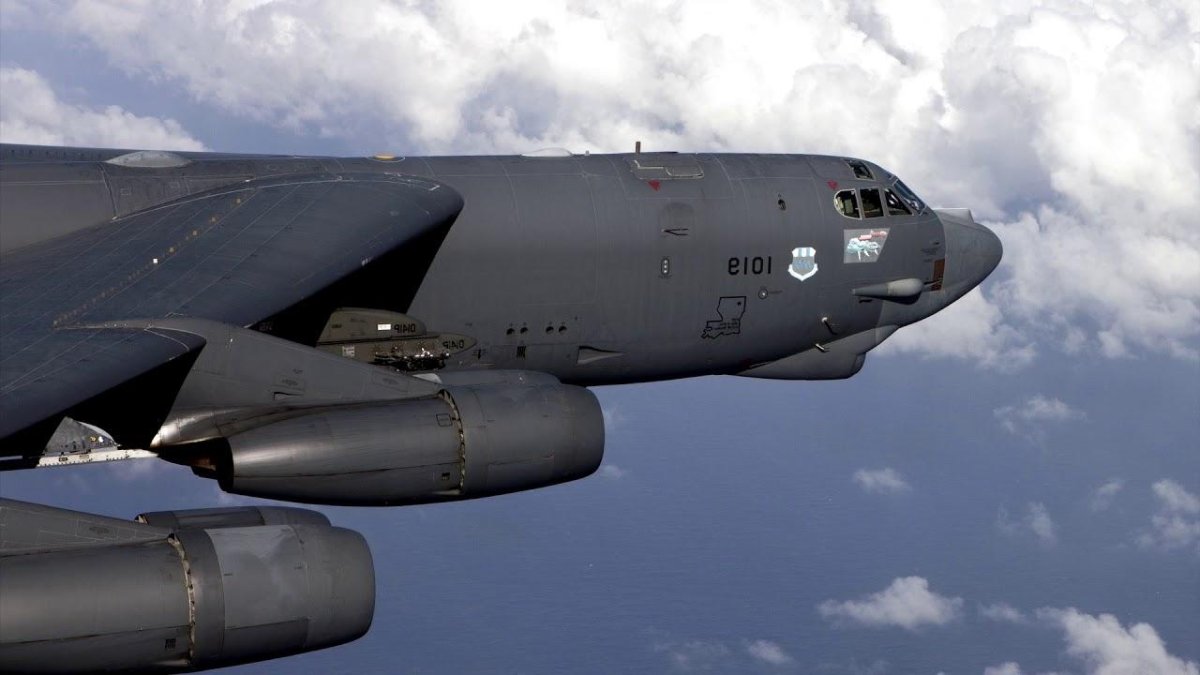 Бомбардировщик в-52н ВВС США