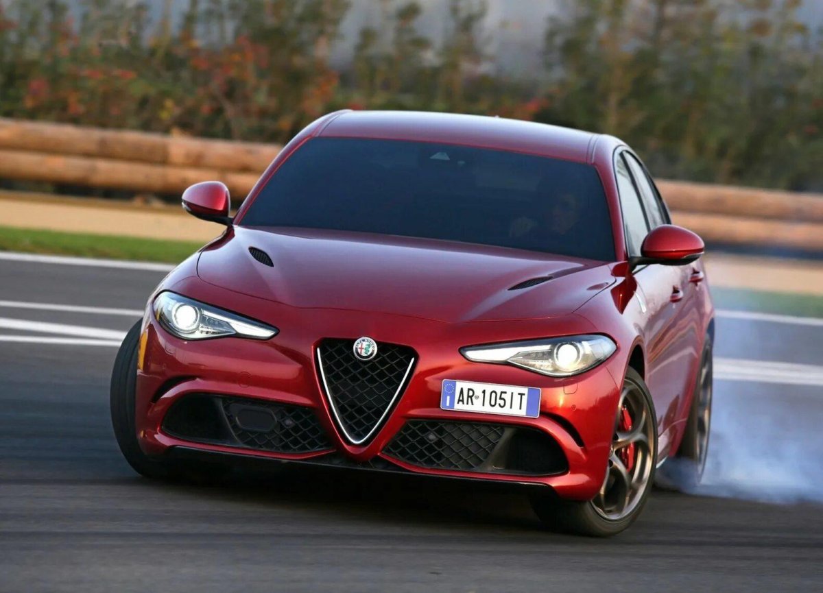 Alfa Romeo Giulia Квадрифолио