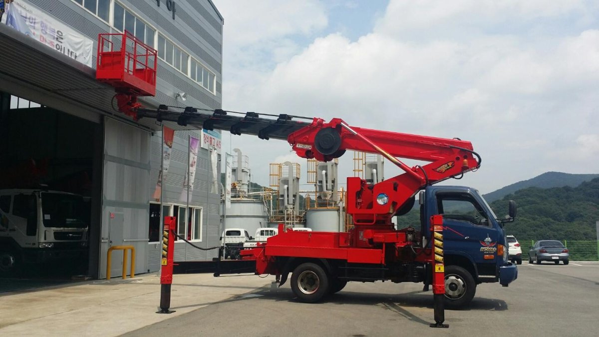 Автовышка Isuzu 22 метра - телескопическая