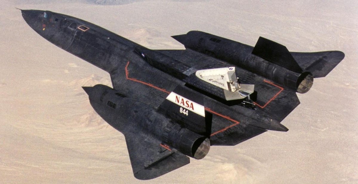 Самолет SR-71 Blackbird