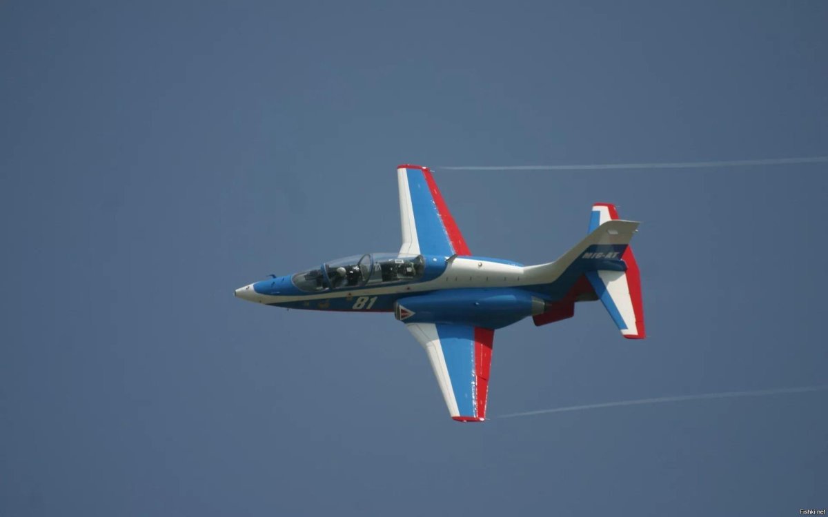 Миг-АТ реактивный самолёт