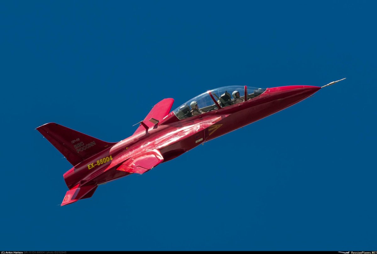 Ср-10 учебно-тренировочный реактивный самолет