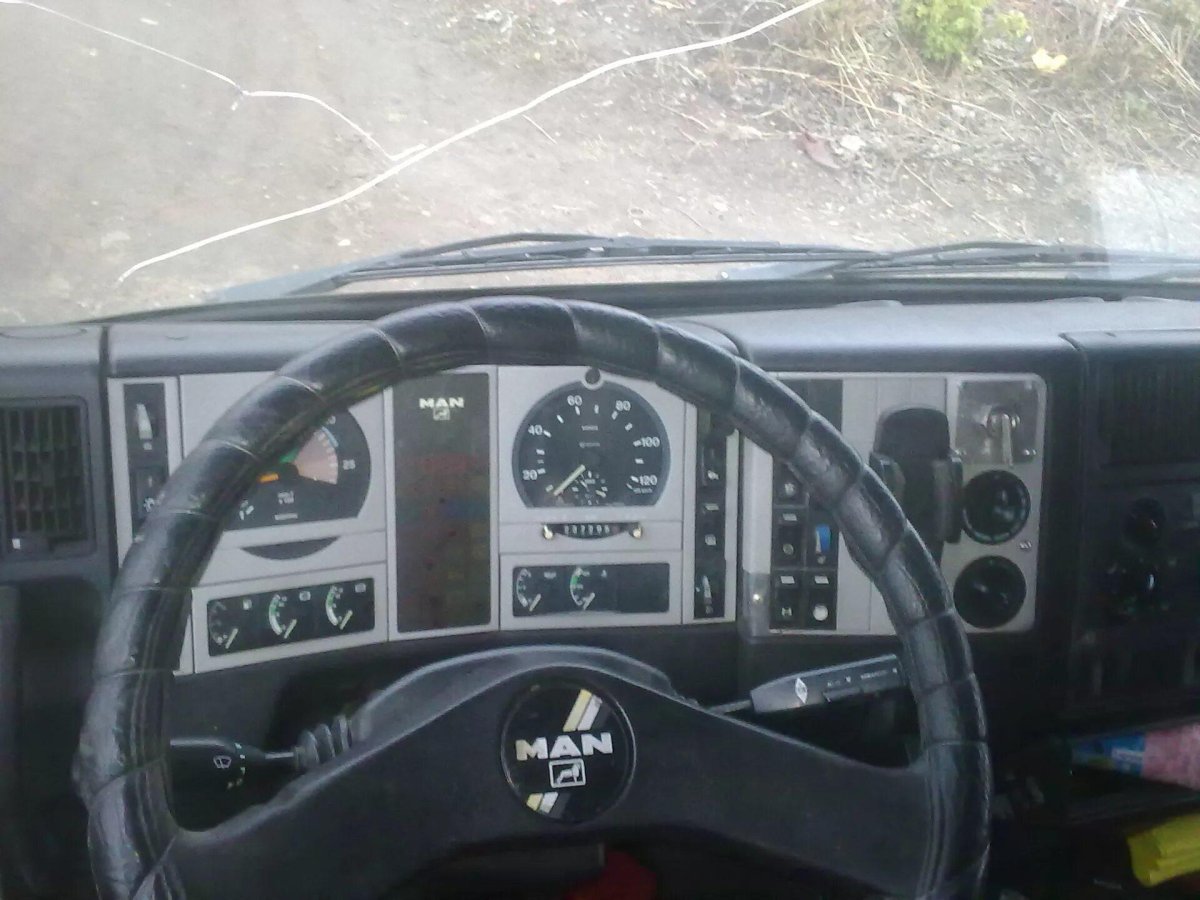 Ман ф2000 панель