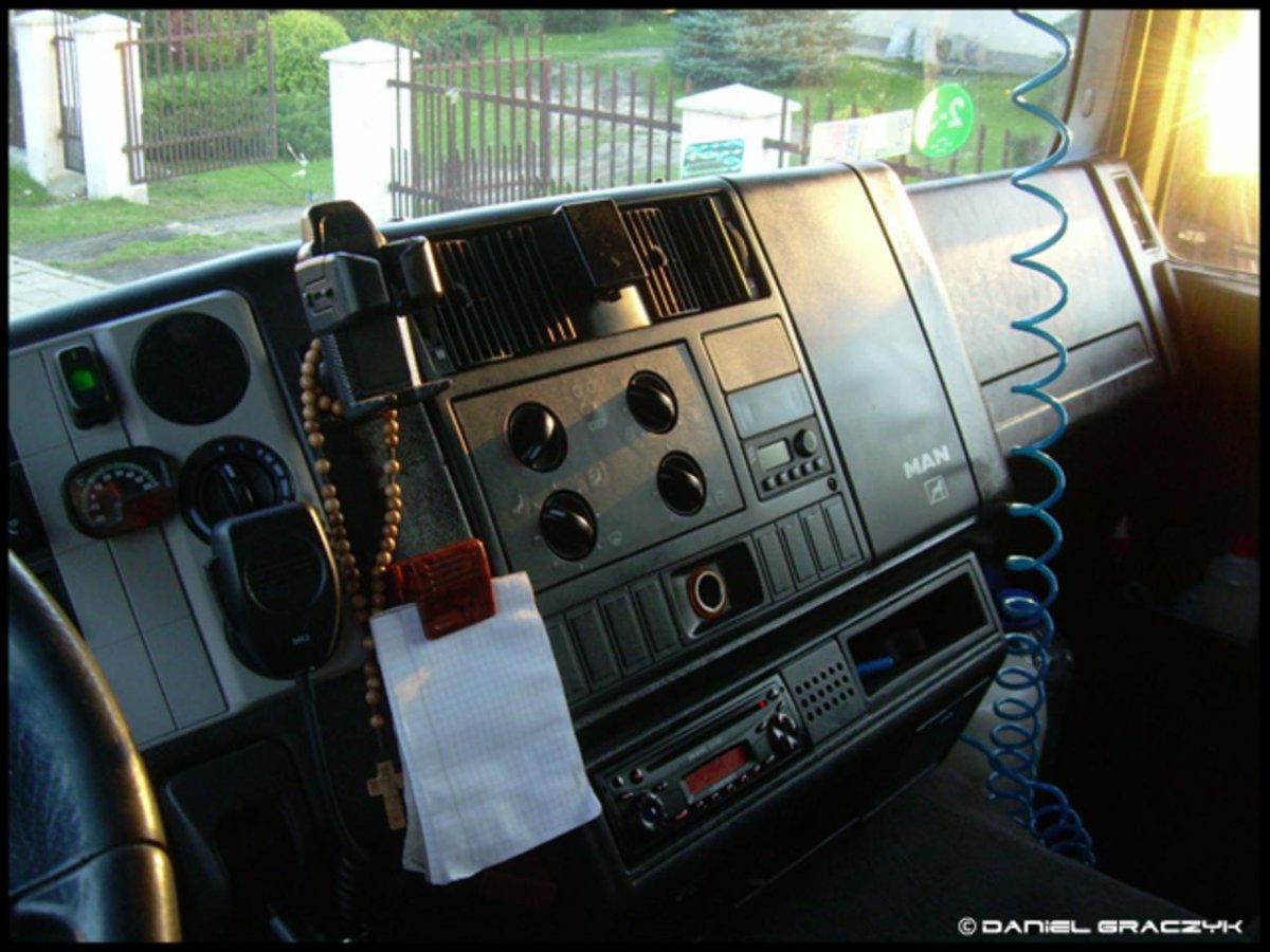 Man f2000 салон